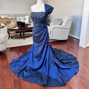 Vintage 2000s Tony Bowls Evenings One Shoulder Elegant Beaded Formal Gown Dress